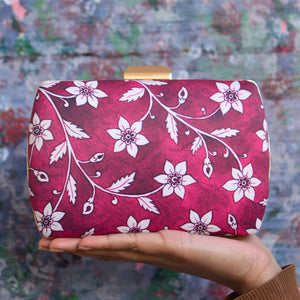 Cute White Floral Printed Clutch